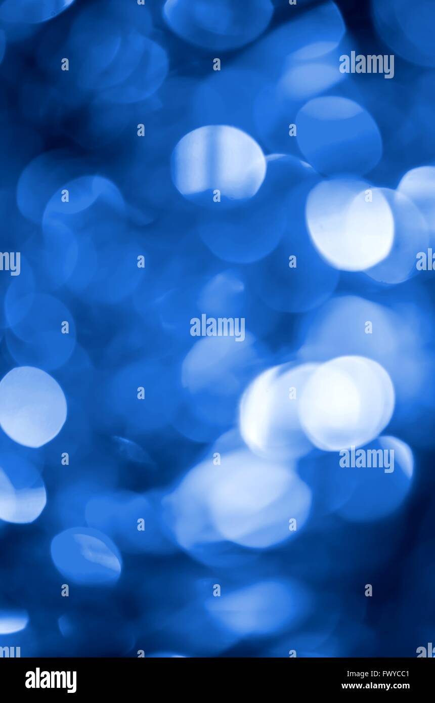 Blau Unschärfe Kreis Lichter als Weihnachten Hintergrund. Stockfoto