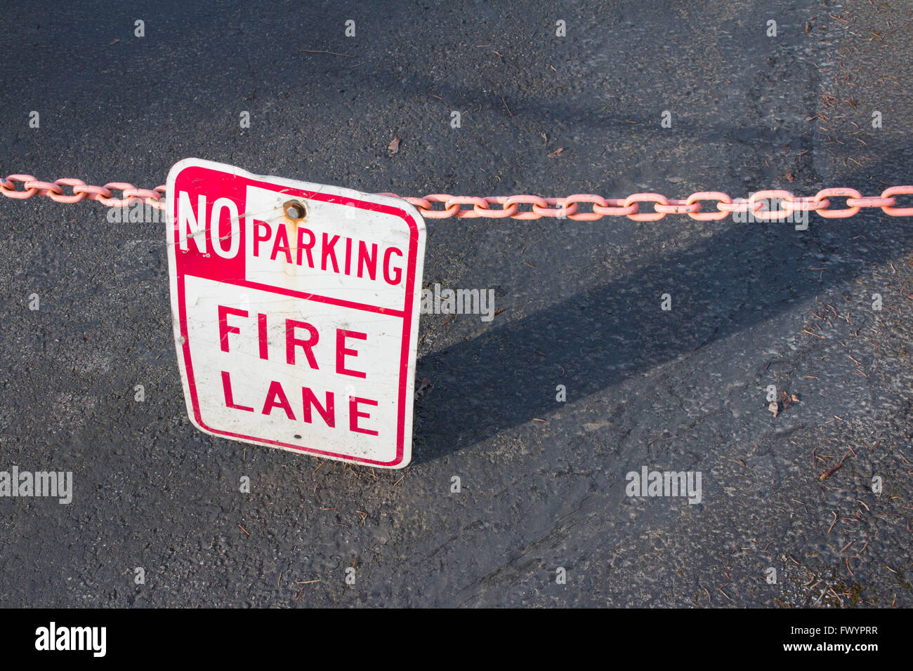Kein Parkplatz Feuerzeichen lane Stockfoto