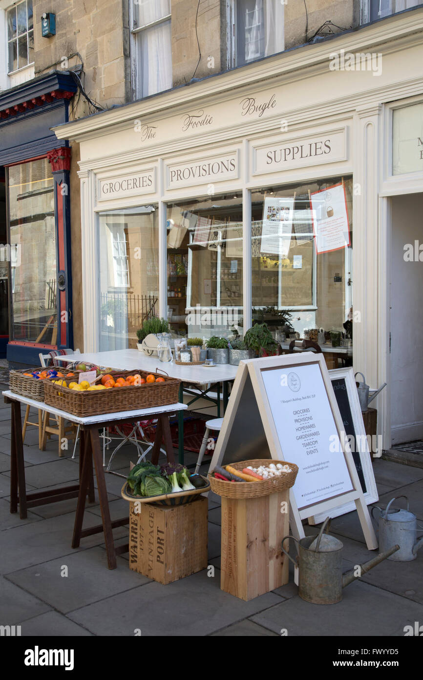 Die Feinschmecker Bugle Cafe und Lebensmittelhändler, Bath, England, UK Stockfoto