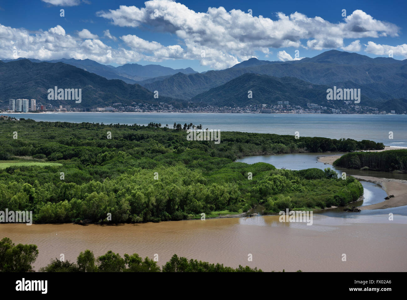 Zwischen Puerto Vallarta Banderas Bucht und schlammigen Ameca Fluss und den Bergen der Sierra Madre in Mexiko Stockfoto