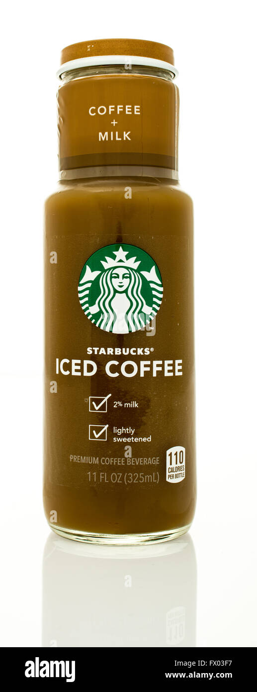 Winneconne, Wisconsin - 14. Januar 2016: Flasche von Starbucks Iced Kaffee mit Milch. Stockfoto