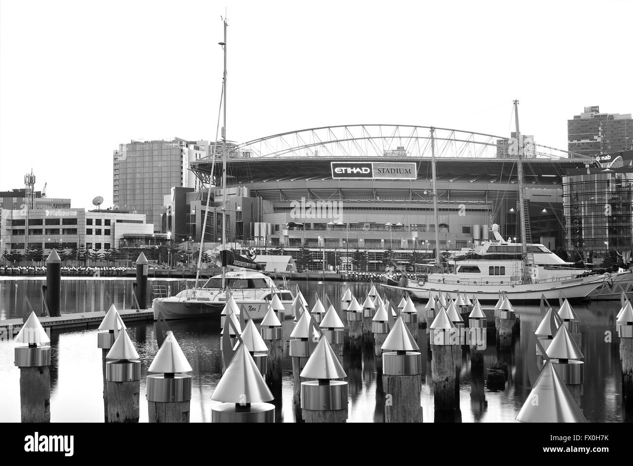 Ein schwarz-weiß Foto von Etihad Stadium in den Docklands, Melbourne, Australien. Stockfoto