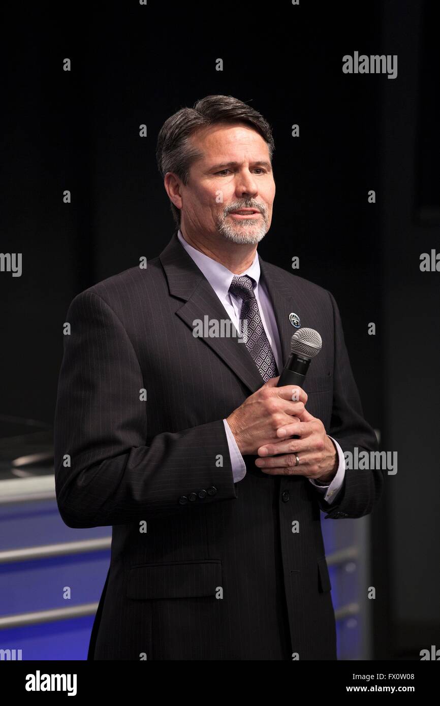 Mark Mulqueen, bespricht ISS-Programm-Manager für The Boeing Company die Gene in Space-1 Experiment mit Medienvertretern im Kennedy Space Center 7. April 2016 in Cape Canaveral, Florida. Stockfoto