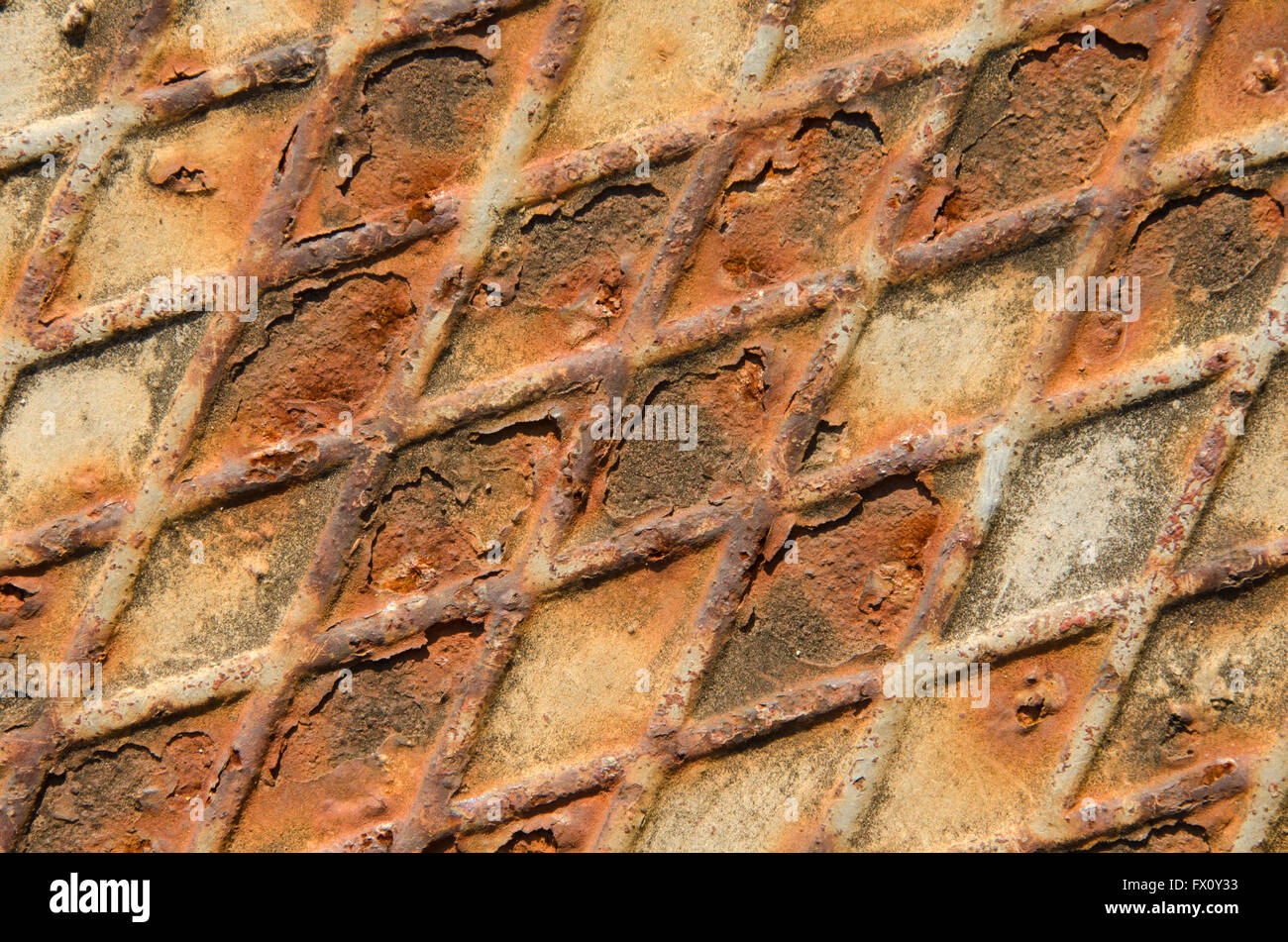 Rostige Oberfläche des Eisernen Stock, Muster mit diagonalen Streifen. Stockfoto