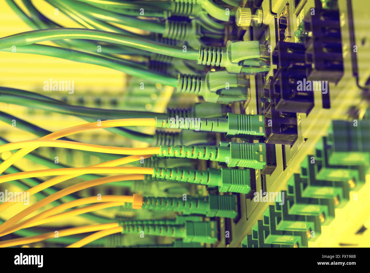 Glasfaser-Anschluss auf Kern Netzwerk swtich Stockfoto