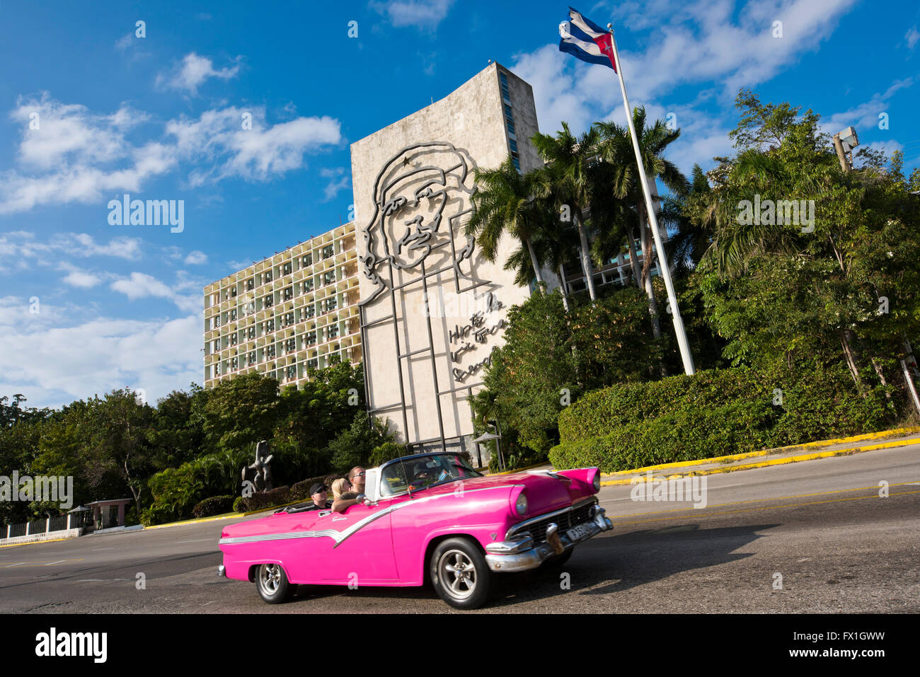 Horizontale Ansicht des Che Guevara Wandbild auf dem Platz der Revolution in Havanna, Kuba. Stockfoto