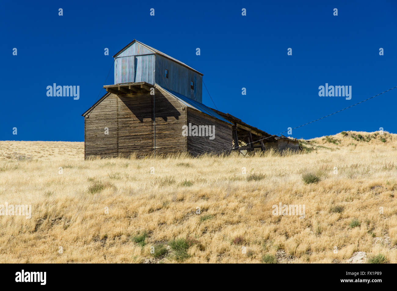 Landwirtschaftliche Gebäude mit zweiten Stock Zufahrtsrampe auf einer Farm in Eastern Washington Stockfoto