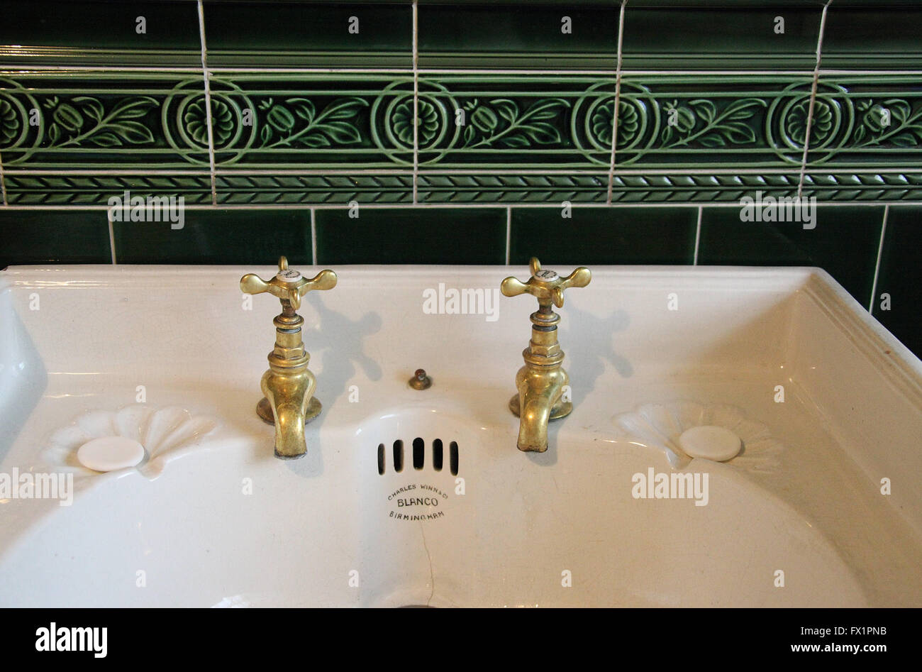 Antikes Waschbecken Stockfotos & Antikes Waschbecken Bilder - Alamy