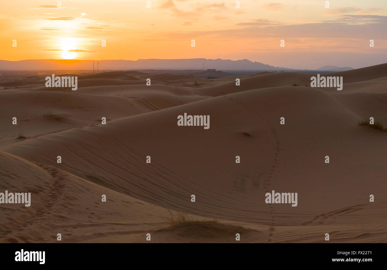 Einige sand Hügel am Erg Chebbi in der Wüste Sahara, bei Sonnenuntergang, Marokko Stockfoto