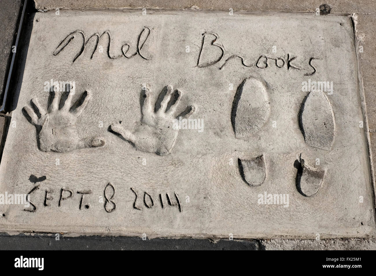 Mel Brooks druckt hand und Fuß, Grauman es Chinese Theater, Hollywood, Los Angeles, Kalifornien Stockfoto