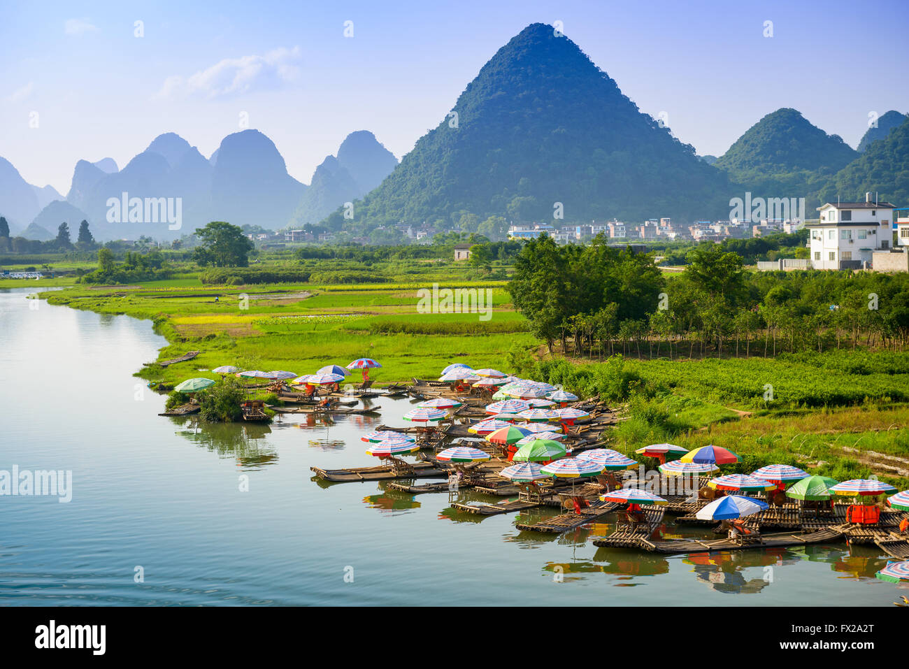 Yangshuo, China auf dem Li-Fluss. Stockfoto