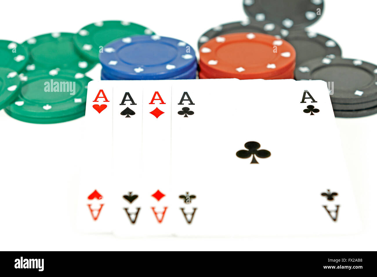 Karte Spiel und Glücksspiel auf weißem Hintergrund Stockfoto