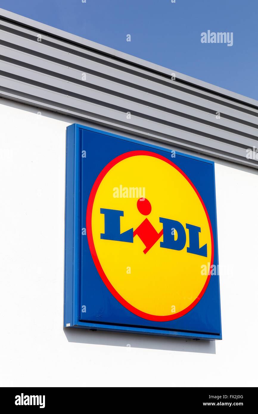 Lidl-Logo an der Wand Stockfoto