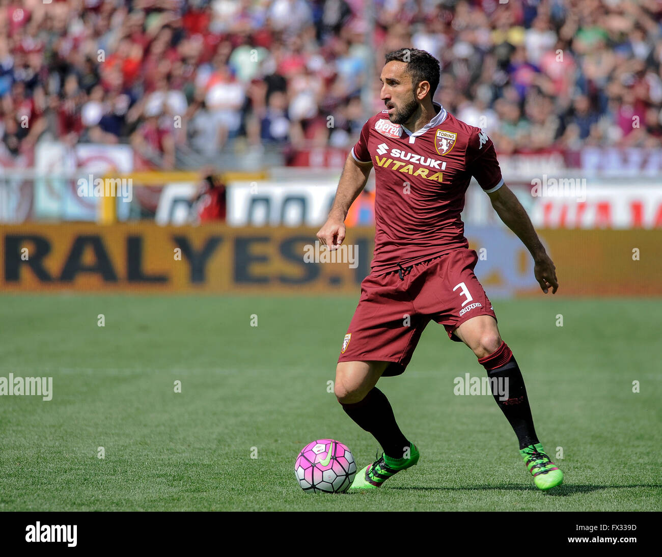 Turin, Italien. 10. April 2016: Cristian Molinaro in Aktion während der Serie A Fußballspiel zwischen Torino FC und Atalanta BC im Olympiastadion in Turin. Bildnachweis: Nicolò Campo/Alamy Live-Nachrichten Stockfoto