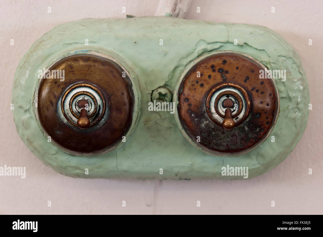 Zwei ermländischen Schalter am Schiff Hikawa Maru, Yokohama, Japan Stockfoto