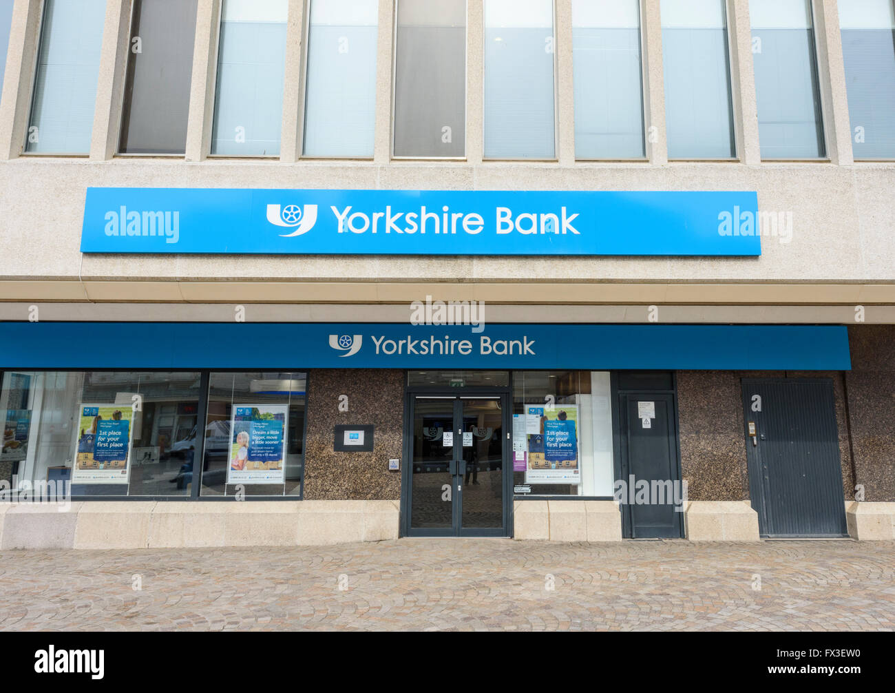 Vorderansicht eines Zweiges der Yorkshire Bank in Blackpool, Lancashire, UK Stockfoto