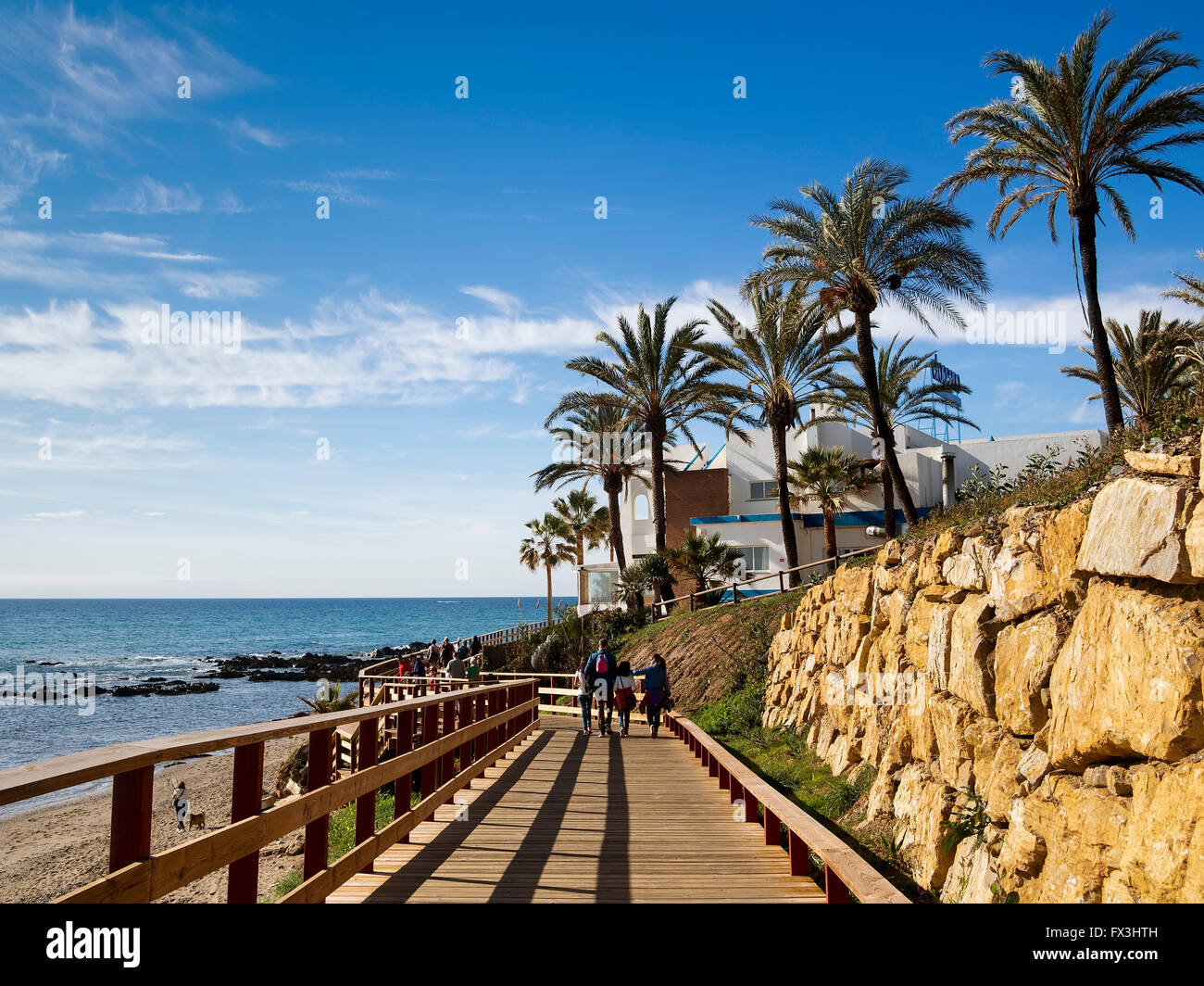 Senda Litoral. Pathway Holzsteg Pfad Strand, Provinz Mijas Malaga Costa del Sol Andalusien Spanien Südeuropa Stockfoto