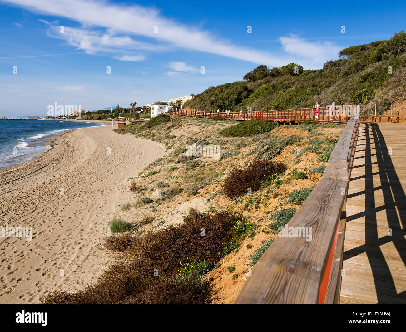 Senda Litoral. Pathway Holzsteg Pfad Strand, Provinz Mijas Malaga Costa del Sol Andalusien Spanien Südeuropa Stockfoto