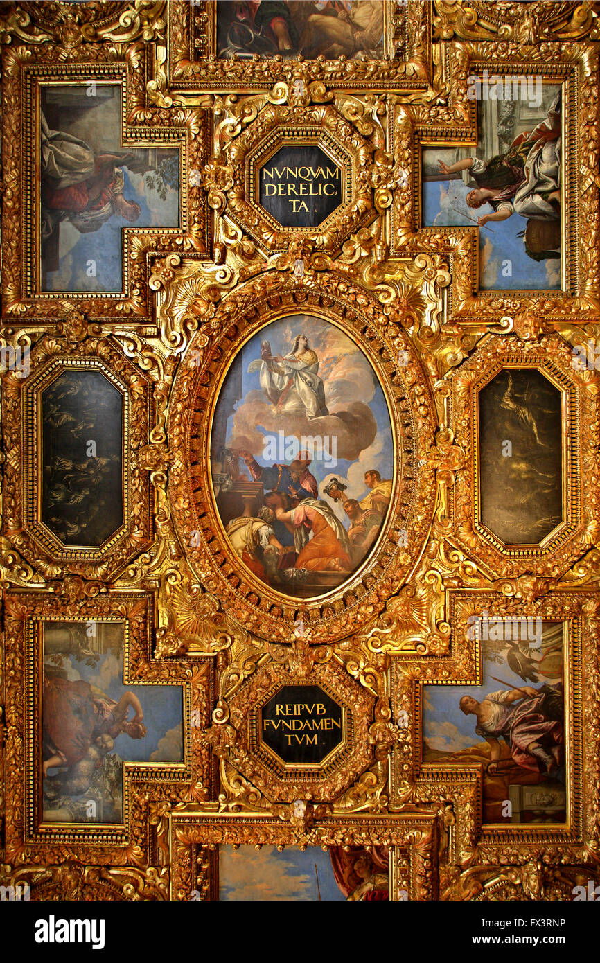 Beeindruckende Dekoration an der Decke von einer der Kammern des Palazzo Ducale, Venedig, Veneto, Italien. Stockfoto