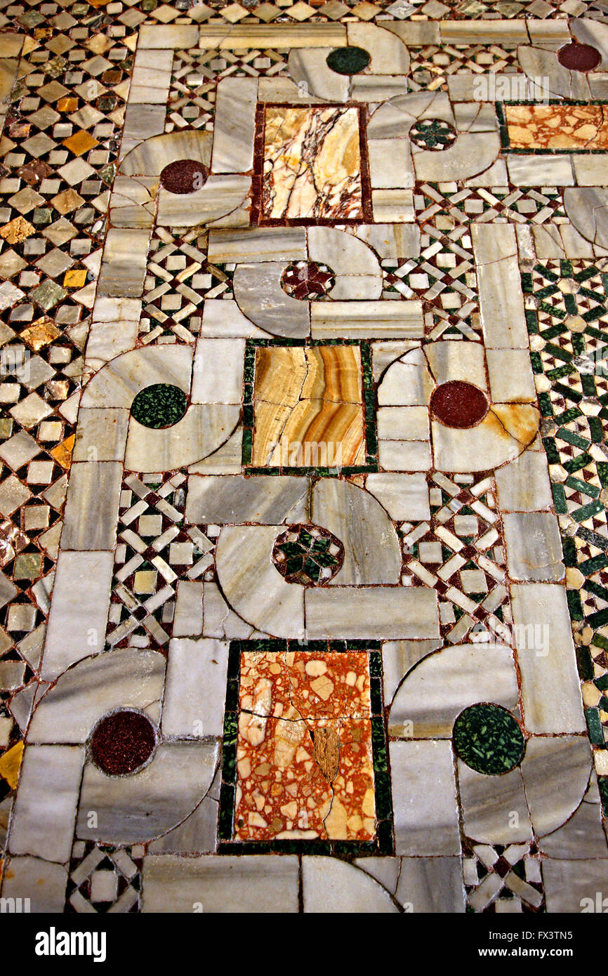 "Detail" der beeindruckende Etagen im Erdgeschoss des Ca' d' Oro, Canale Grande, Sestiere di Cannaregio, Venedig, Italien. Stockfoto