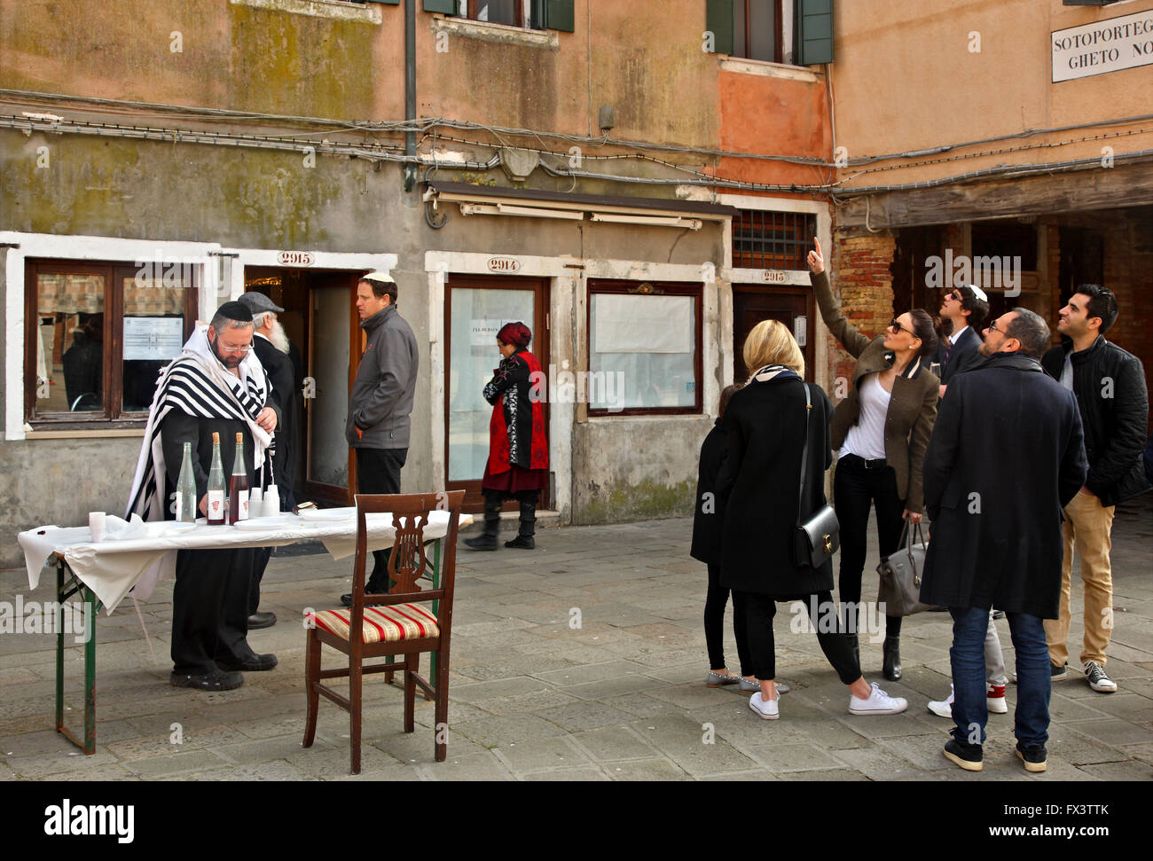 Juden in Campo de Ghetto Novo, die Insel der Juden, Sestiere di Cannaregio, Venedig Stockfoto