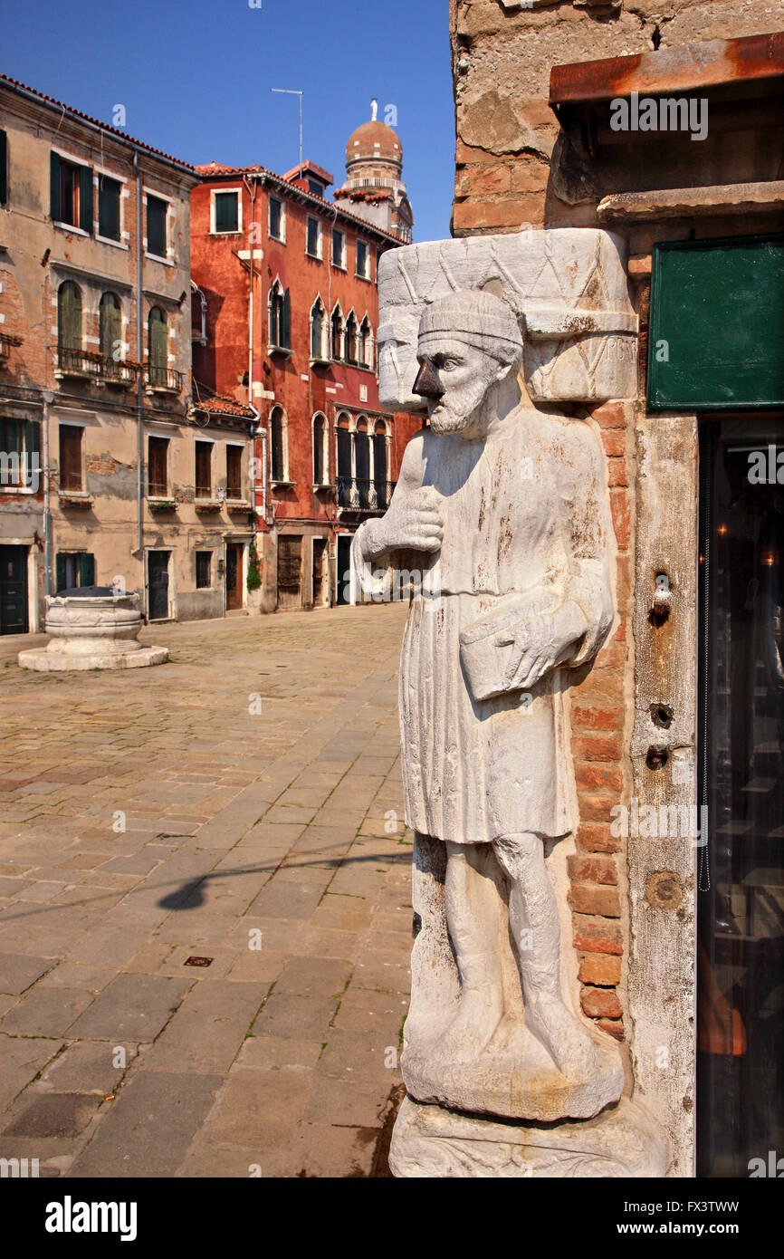Die Statue des "Sior Rioba" am Campo dei Mori ("Platz der Mauren") Sestiere di Cannaregio, Venedig, Veneto, Italien Stockfoto