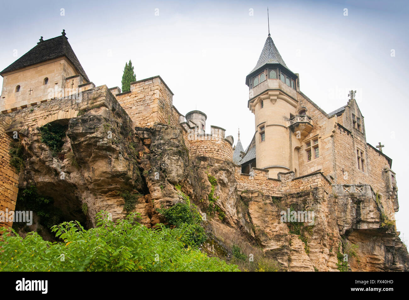 Klippe hängen Burg in Sarlat-la-Caneda in der Dordogne-Region Frankreichs. Stockfoto