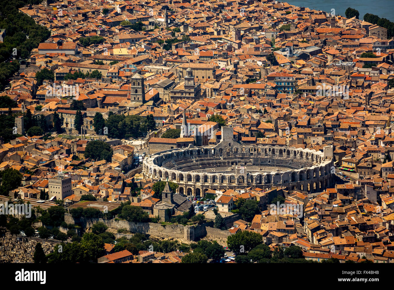Luftaufnahme, historischen Stadt Arles auf der Rhone, Innenstadt von