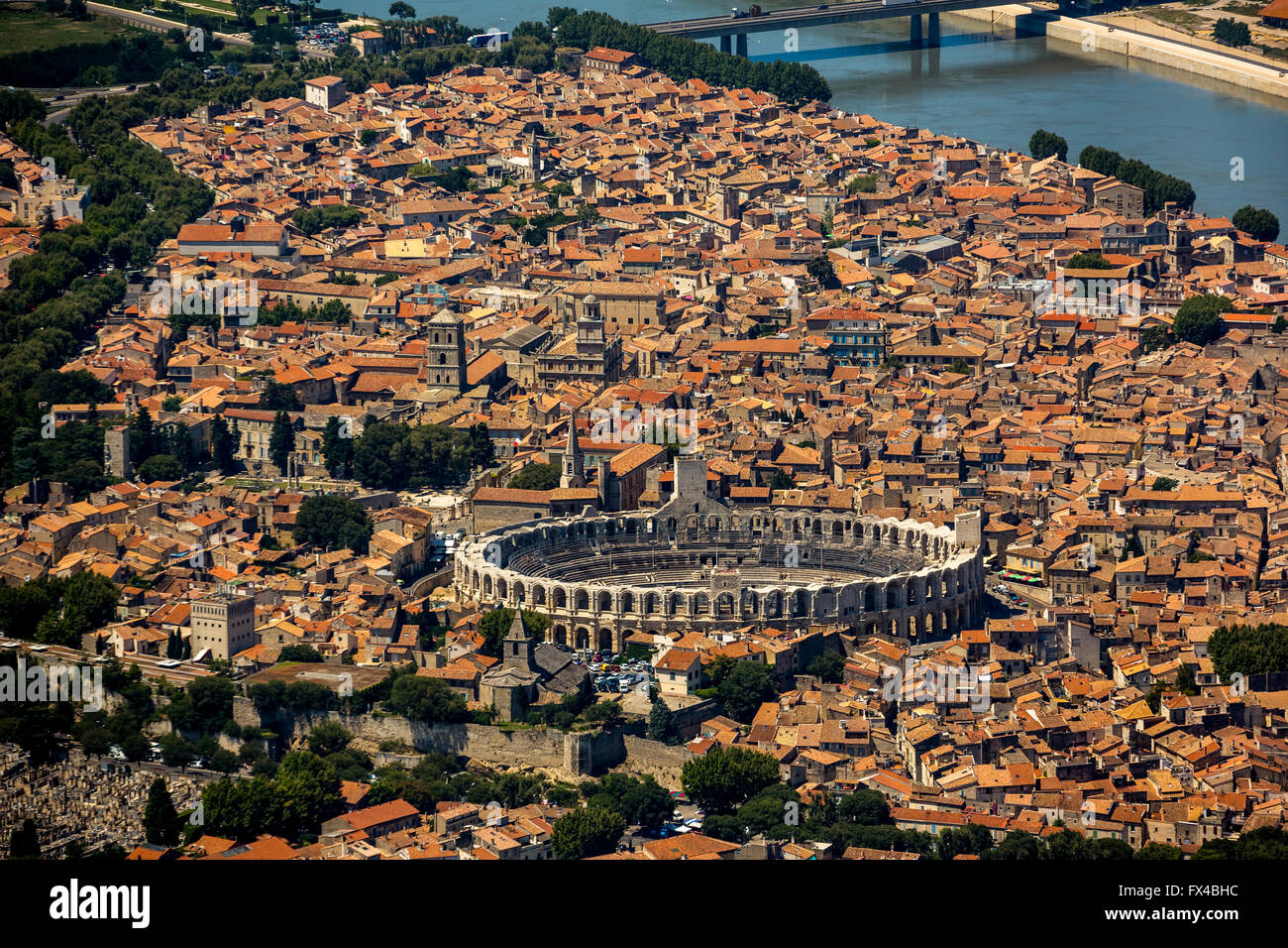 Luftaufnahme, historischen Stadt Arles auf der Rhone, Innenstadt von
