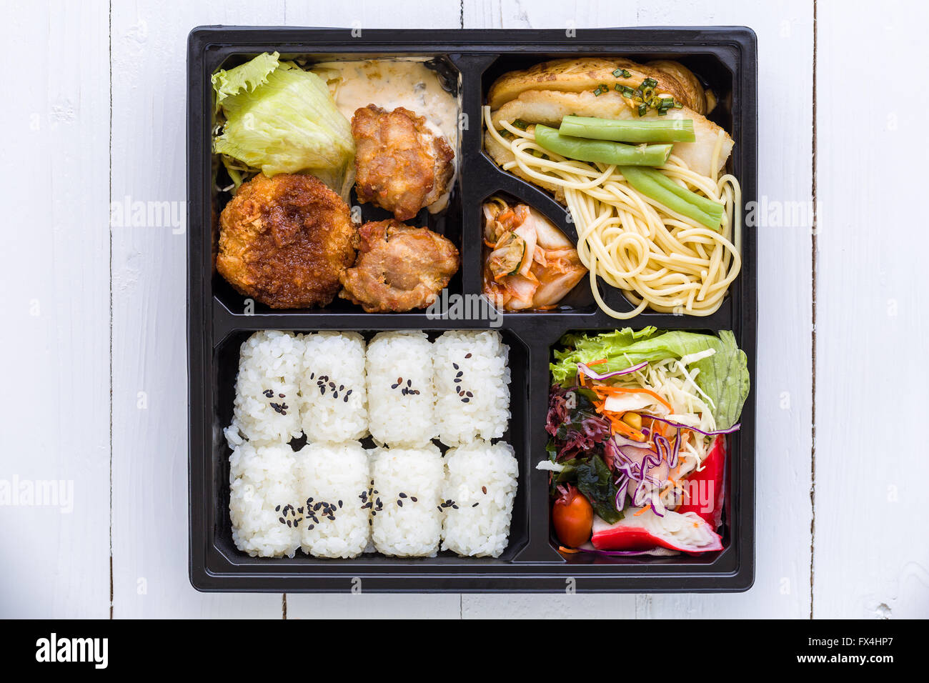 Bento box Set, traditionelles japanisches Essen Mittags eingestellt. Stockfoto