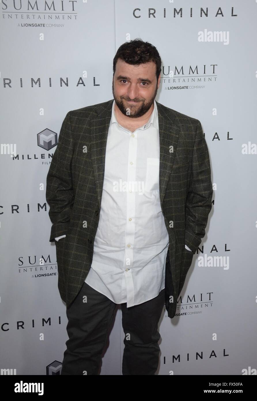 New York, NY, USA. 11. April 2016. David Krumholtz im Ankunftsbereich für kriminelle Premiere, AMC Loews Lincoln Sqaure, New York, NY 11. April 2016. Bildnachweis: Derek Sturm/Everett Collection/Alamy Live-Nachrichten Stockfoto