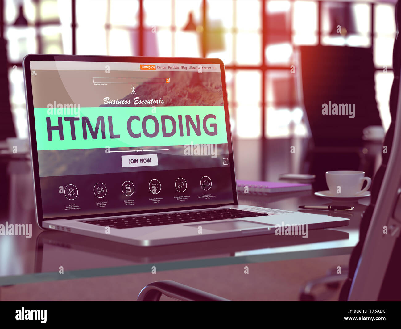HTML-Code Konzept auf Laptop-Bildschirm. Stockfoto
