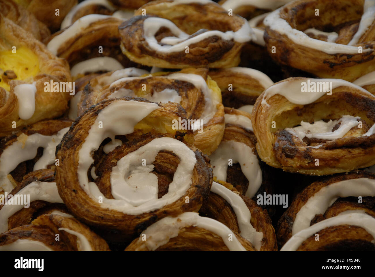 COPENHAGEN / DENMARK  11. April 2016  Vsrious dänisches Gebäck oder Kuchen zum Verkauf an Bäcker Photo.Francis Joseph Dean/DeanP Stockfoto