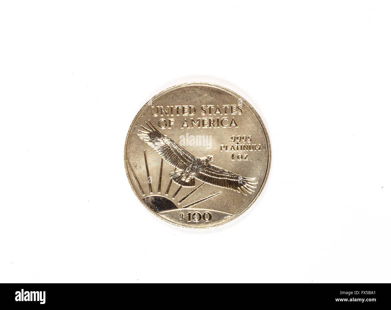 1997 Platin hundert-Dollar-Münzen isoliert auf weiss. Stockfoto