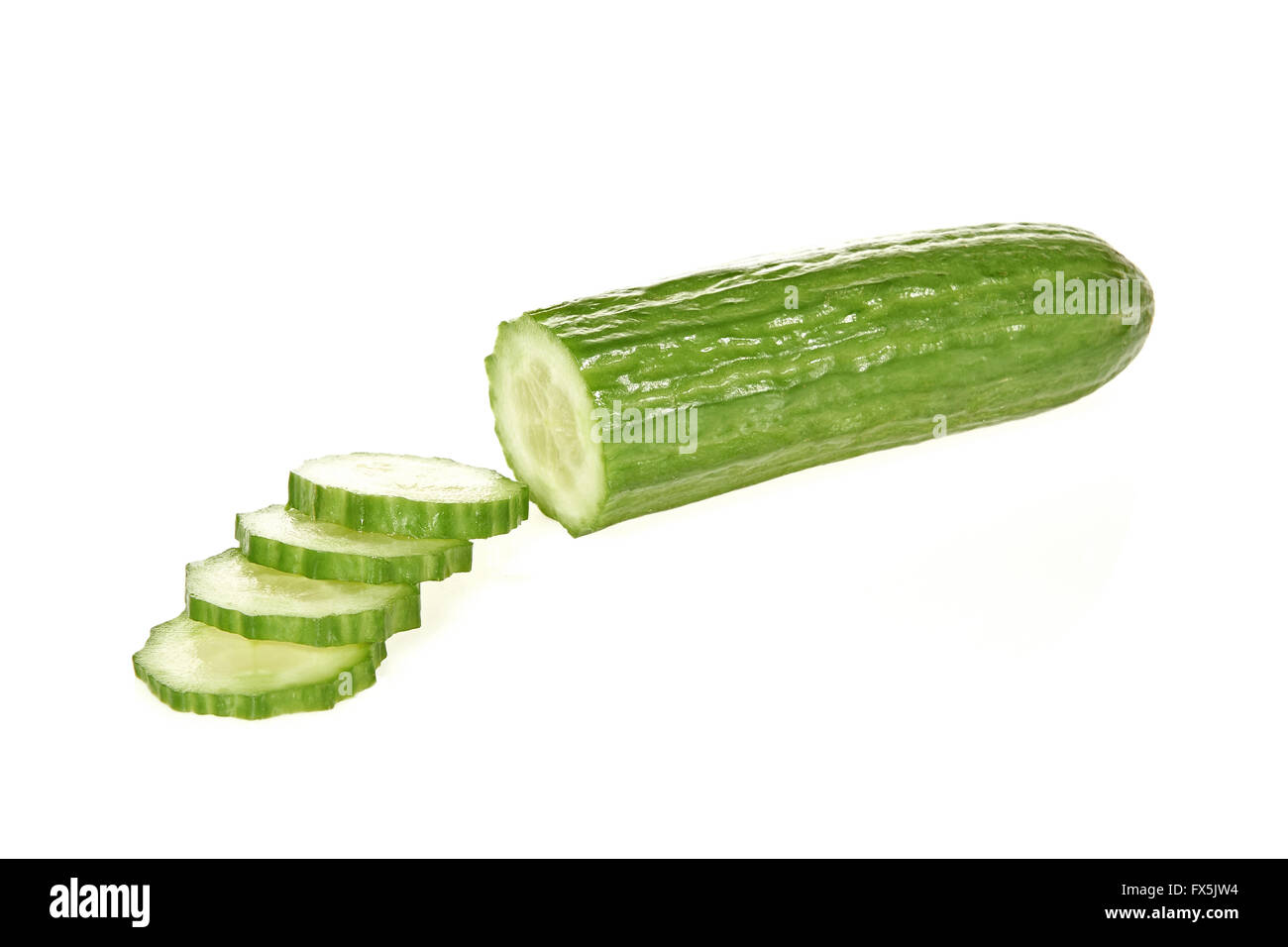 Frische Gurken isoliert auf weißem Hintergrund Stockfoto
