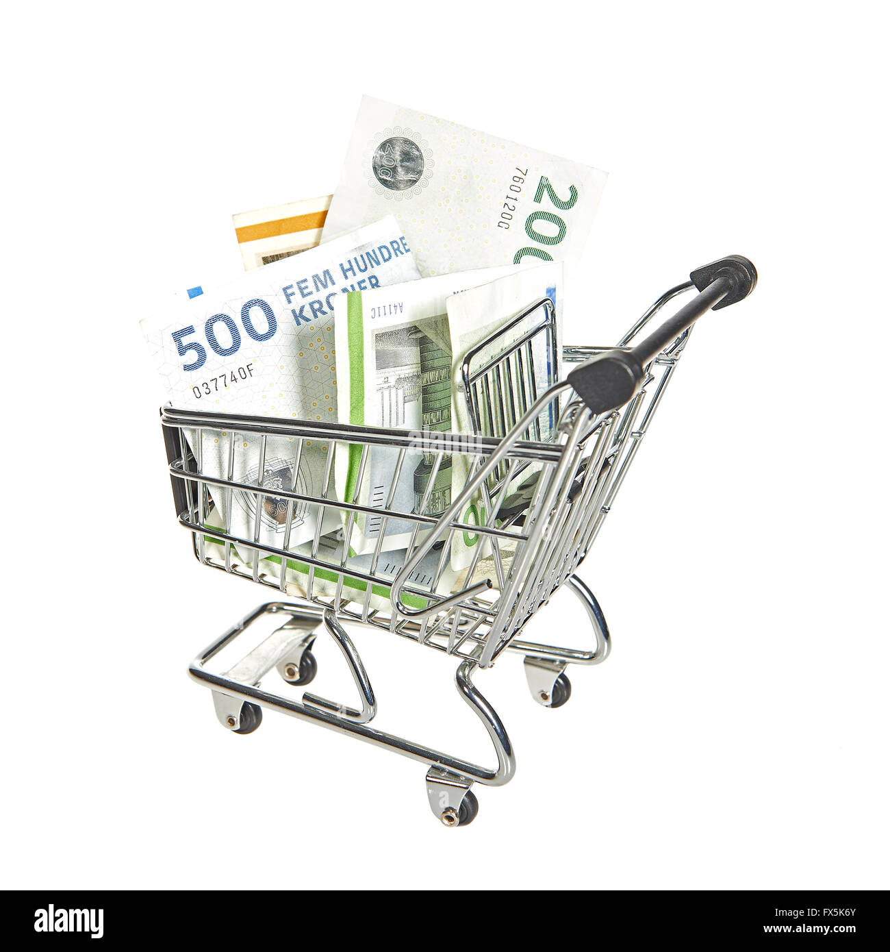 Warenkorb mit dänischen Rechnungen in verschiedenen Werten gefüllt Stockfoto Warenkorb mit dänischen Rechnungen in verschiedenen Werten gefüllt Stockfoto