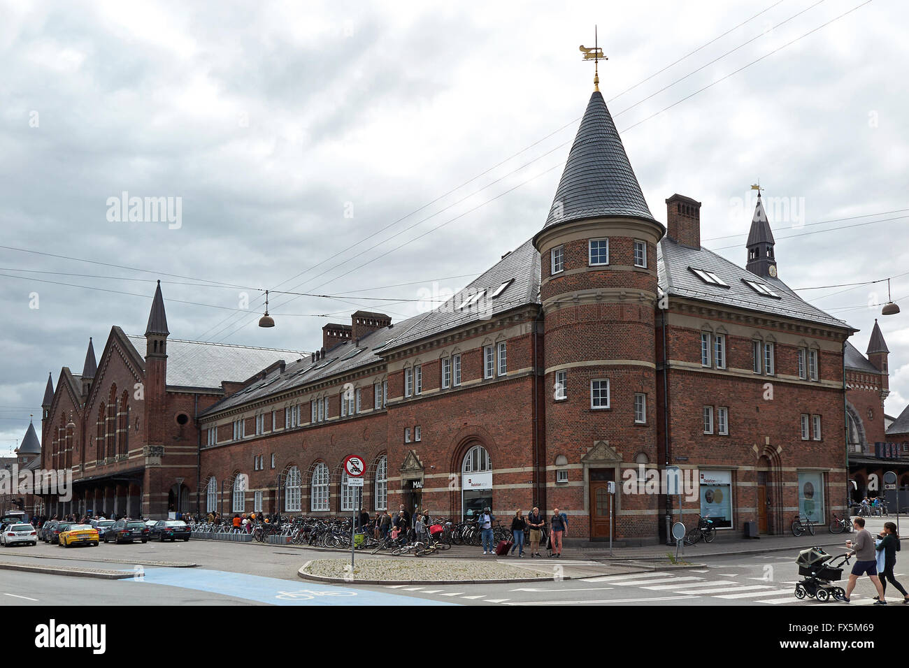 Hauptbahnhof von Kopenhagen in Dänemark von der Seite gesehen Stockfoto