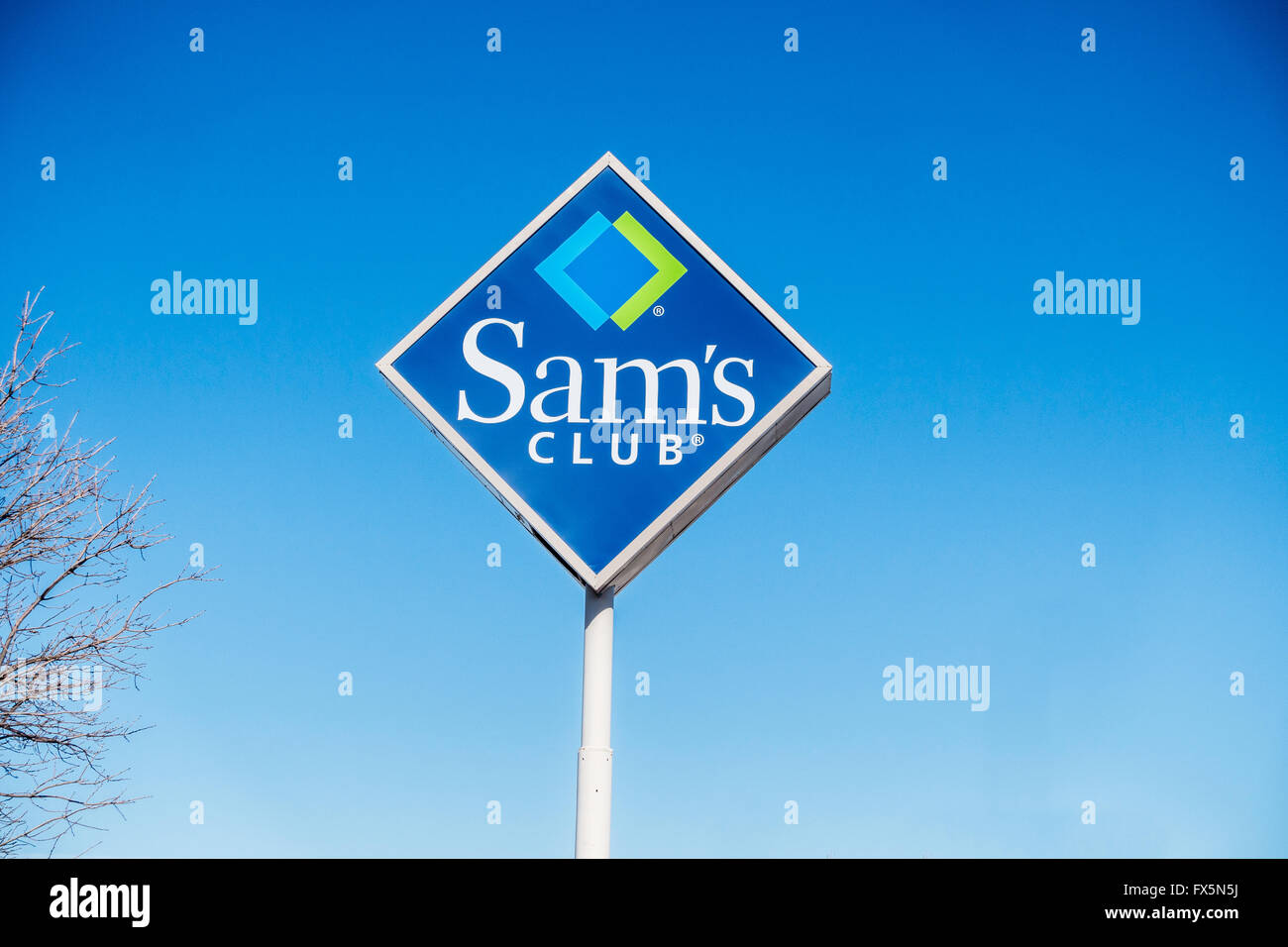 Ein Sams Club Pol Zeichen vor einem blauen Himmel. Oklahoma City, Oklahoma, USA. Stockfoto