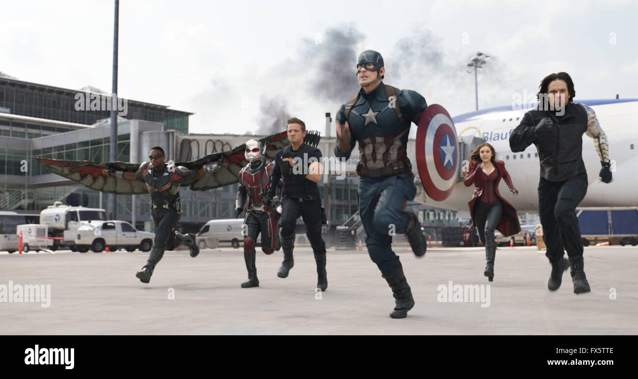 CAPTAIN AMERICA: BÜRGERKRIEG (2016) ANTHONY MACKIE, JEREMY RENNER, CHRIS EVANS, ELIZABETH OLSEN, SEBASTIAN STAN ANTHONY RUSSO (DIR), JOE RUSSO (DIR) MOVIESTORE SAMMLUNG LTD Stockfoto