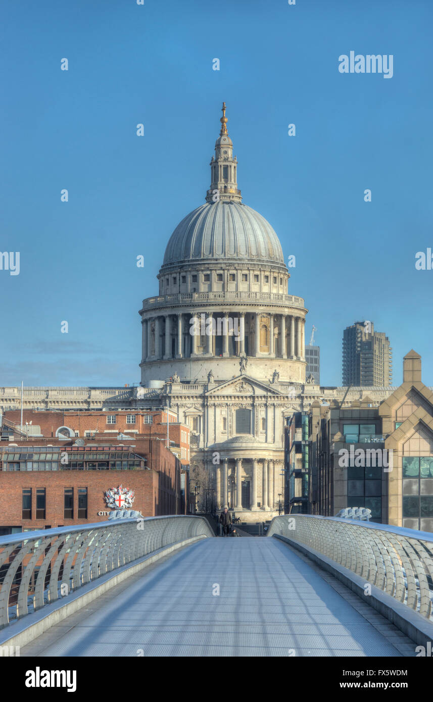 St. Pauls Cathedral, die Millennium bridge Stockfoto