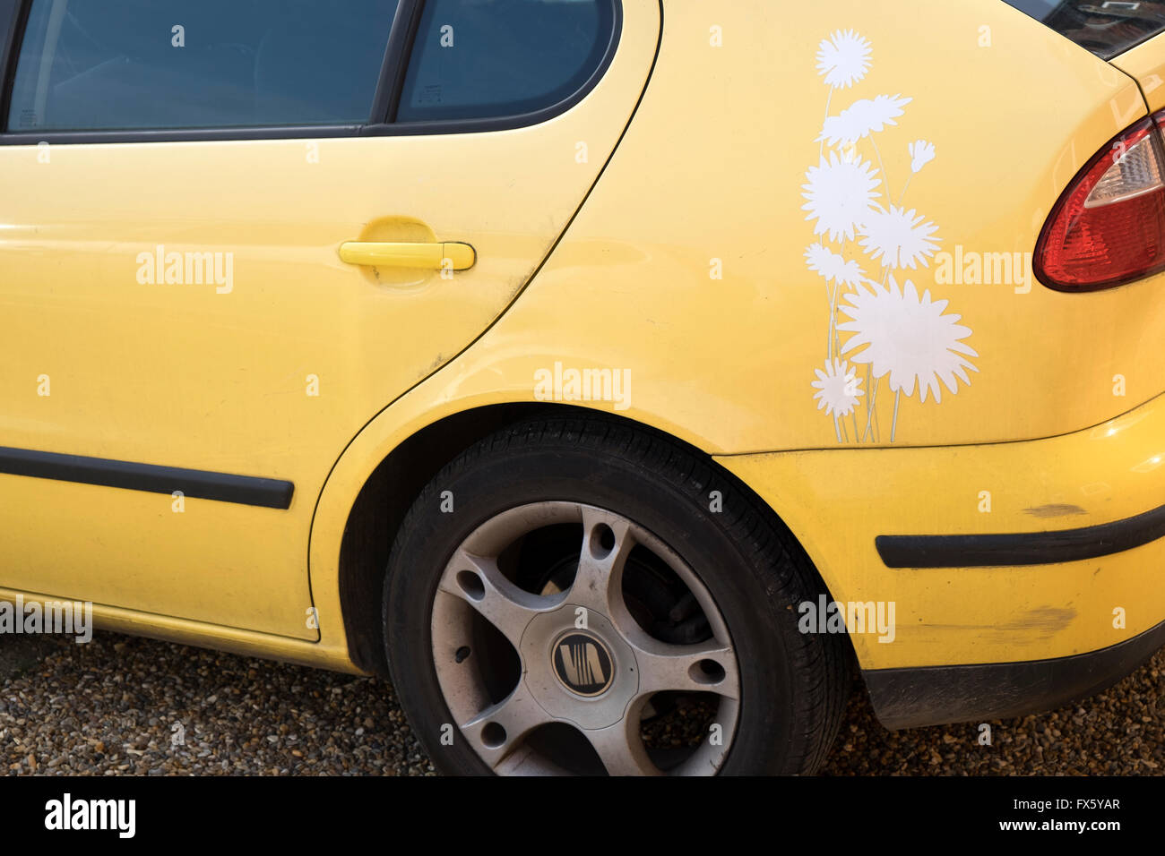 Blume Aufkleber auf einem Auto Seat Ibiza Stockfoto
