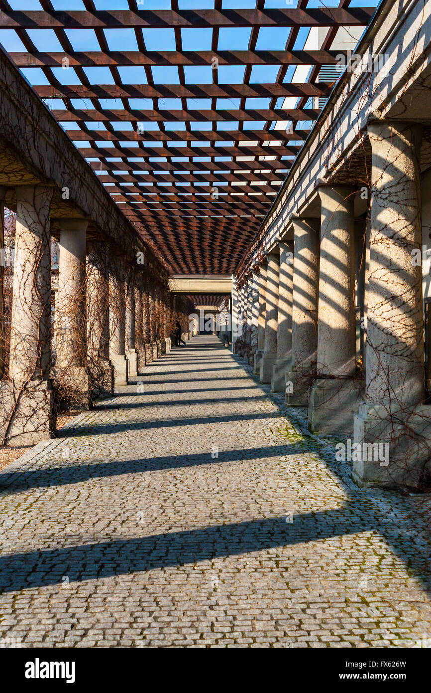 Pergola in der Nähe der Centennial Hall in Breslau - Polen - UNESCO Denkmal Stockfoto