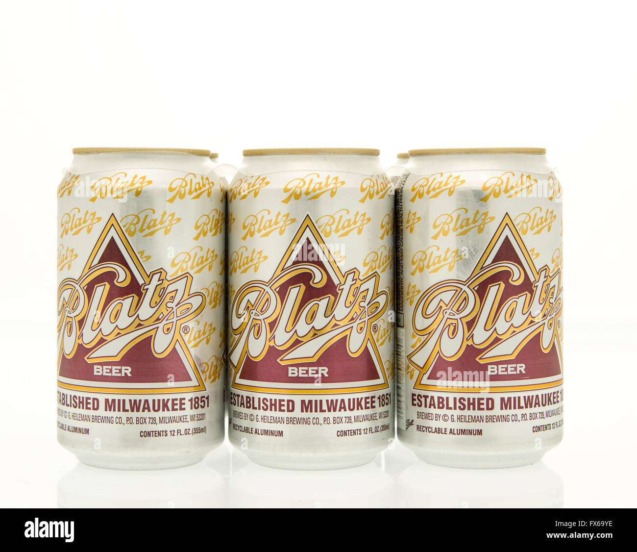 Winneconne, Wisconsin - 15. März 2016: ein six-Pack Blatz Bier in Dosen. Stockfoto