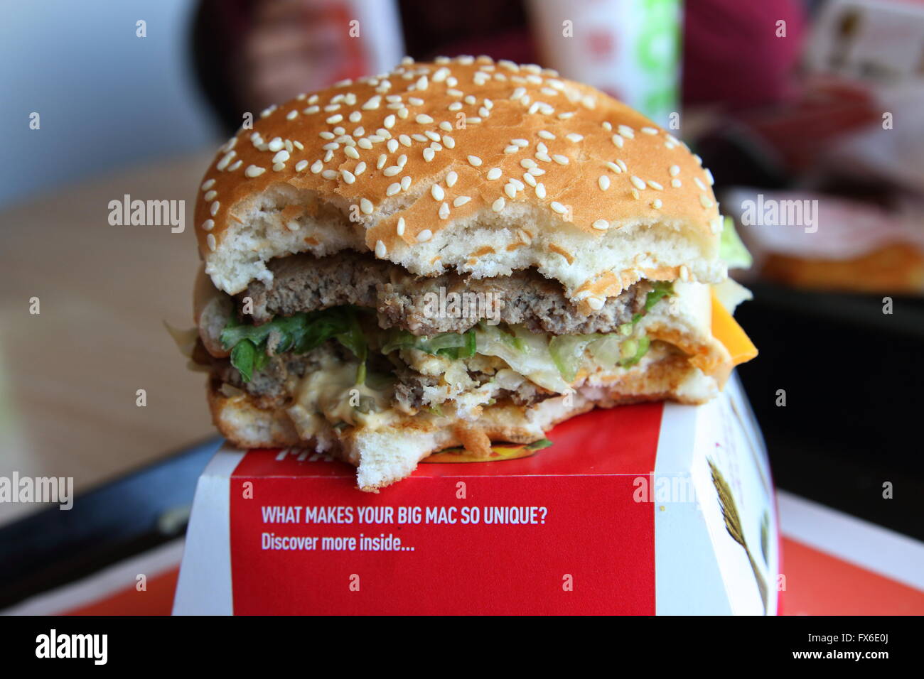 McDonald's Big Mac Burger mit Bissen fehlt Stockfoto