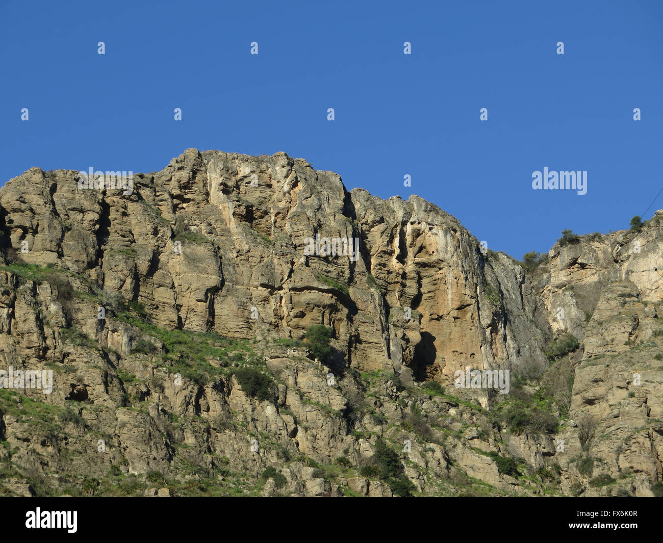 Schöne Aussicht von El Hacho Berg bei Sonnenschein Stockfoto