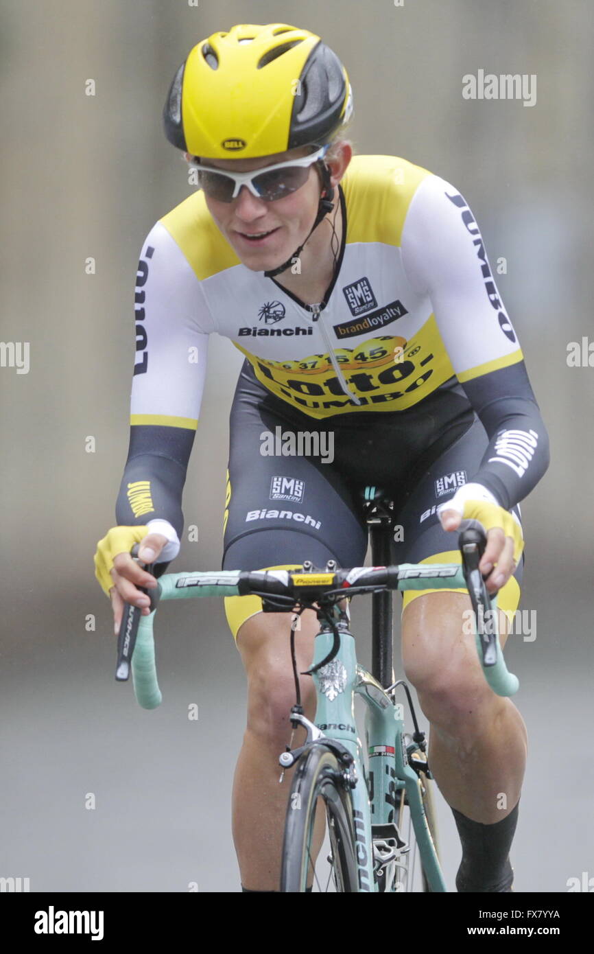 Eibar, Spanien, 9. April 2016 Koen Bouwman während das Zeitfahren gegen Eibar - Eibar der Baskenland-Rundfahrt Stockfoto