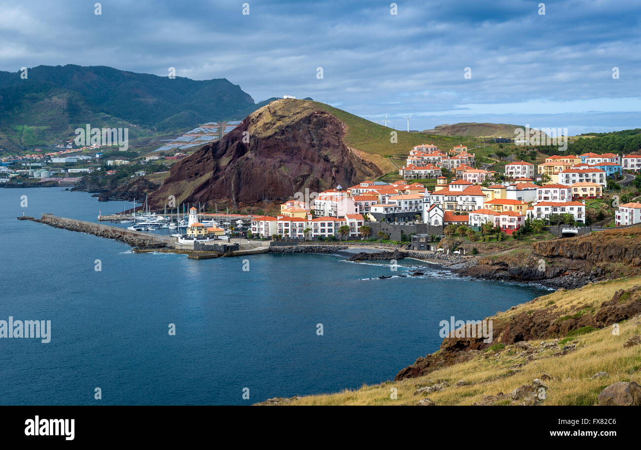 Blick auf die Stadt Canical. Ost Küste von Madeira. Stockfoto