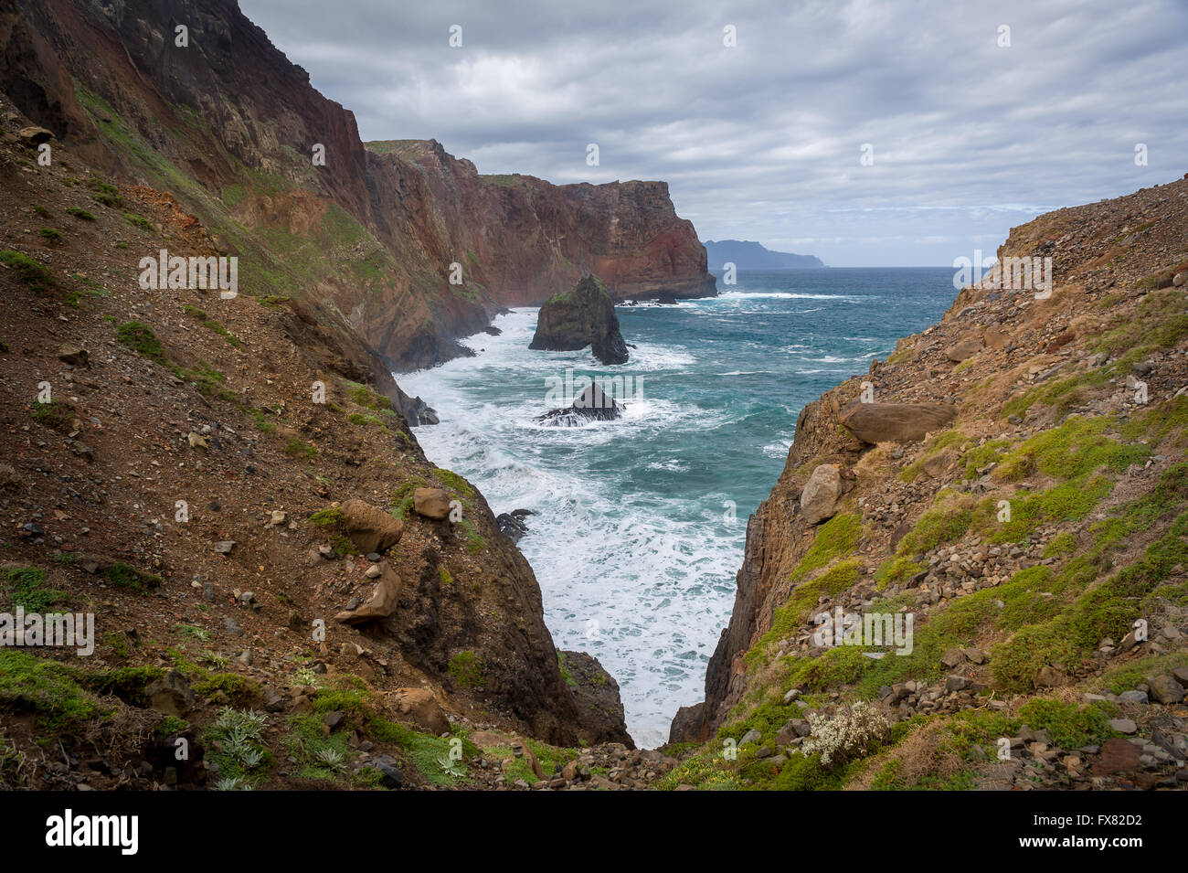 Felsige Klippen der Insel Madeira Stockfoto