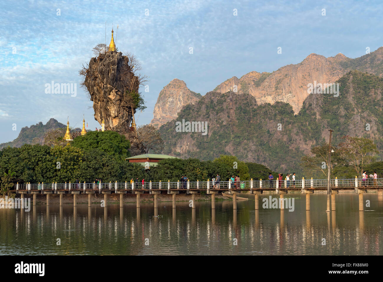 Kyauk Kalap (Kyauk Ka Lat) Pagode in der Nähe von Hpa-An, Birma (Myanmar) Stockfoto