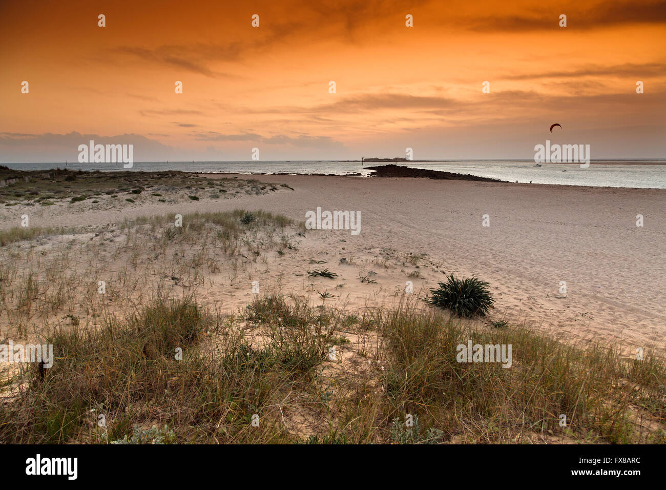 La Barrosa Strand bei Sonnenuntergang. Provinz Cadiz, Andalusien Spanien. Europa Stockfoto